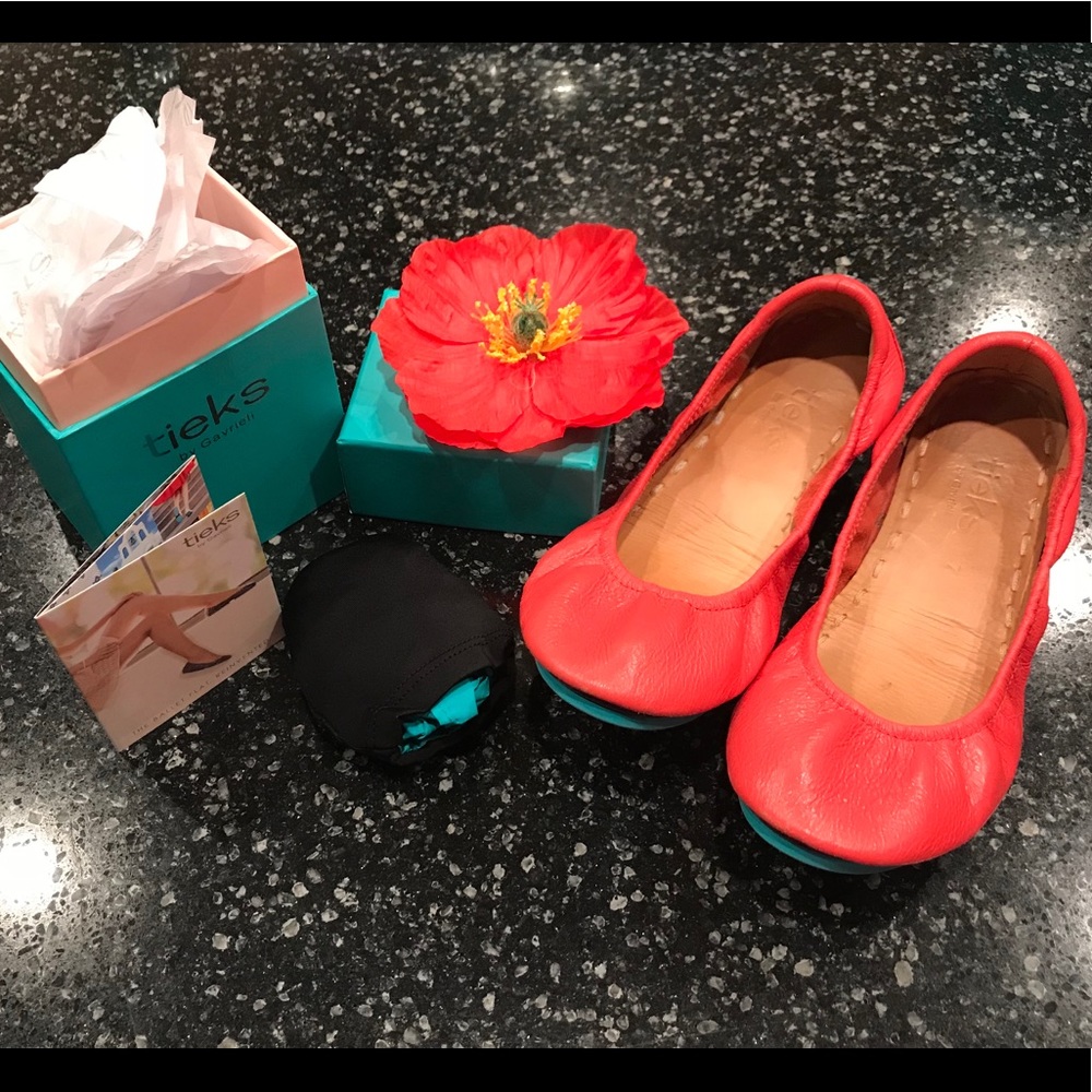 Limited Edition Poppy Tieks - Size 7